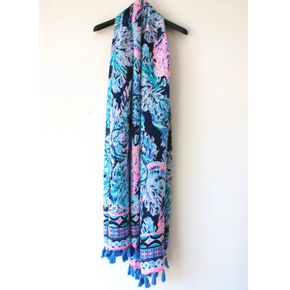 RARE LILLY PULITZER RESORT
SCARF LILLIAN OVERSIZED BLANKET WRAP SWAY WITH ME - Picture 3 of 3